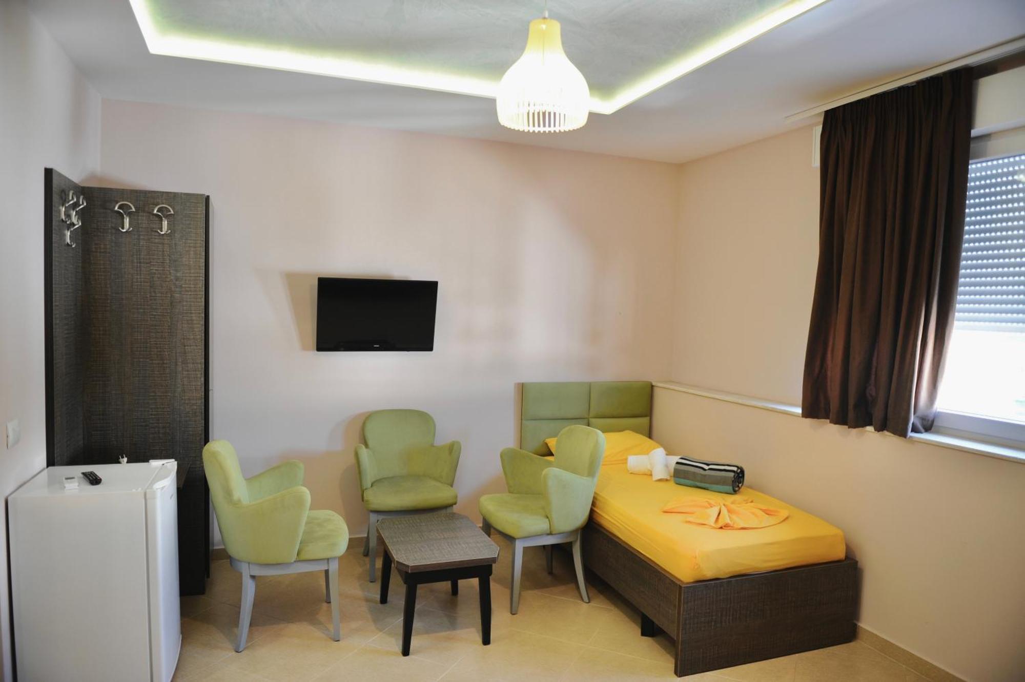 Hotel Fish Land Plazhi San Pietro Exterior photo